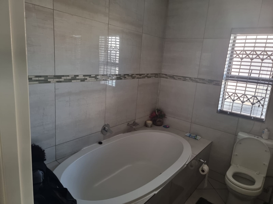 4 Bedroom Property for Sale in Rustenburg Central North West